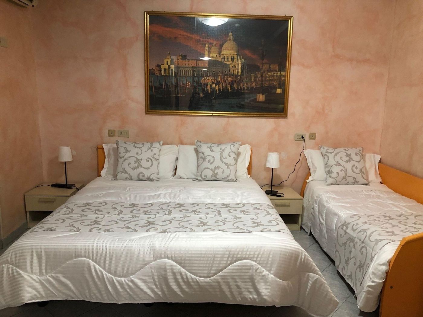 Veronese - Italy - GENOA  - Room - 7