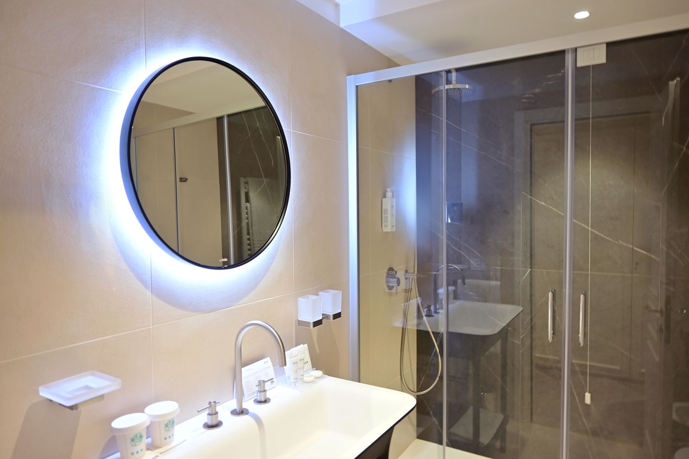 Una-Palace-Hotel-Room-23