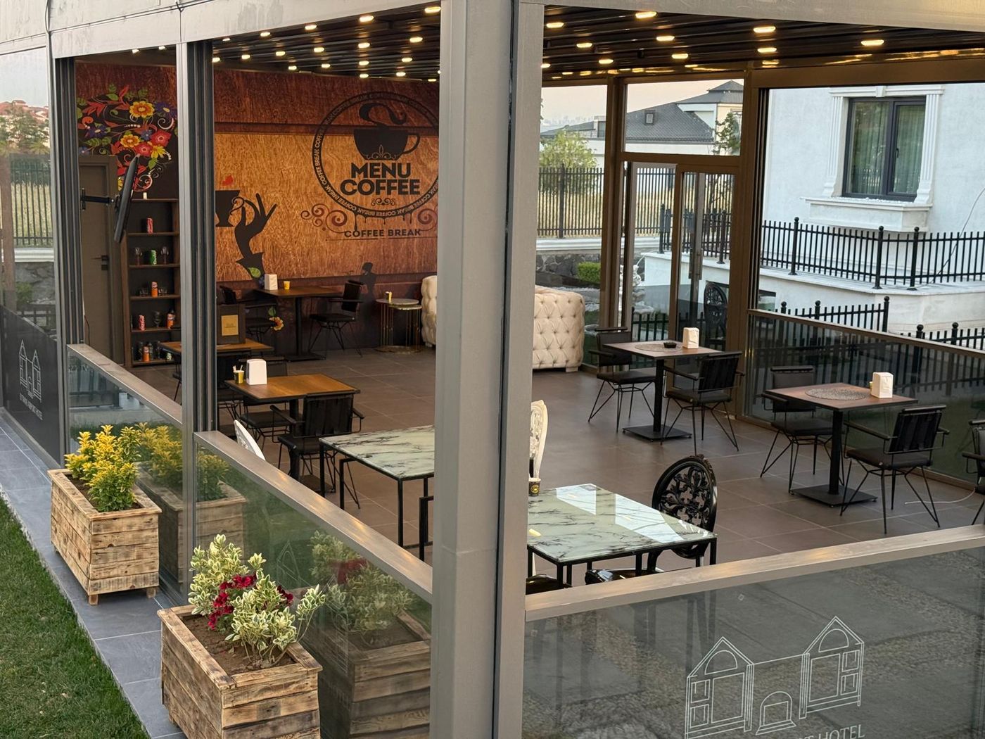 D-Twins-Airport-Hotel-Restaurant-12