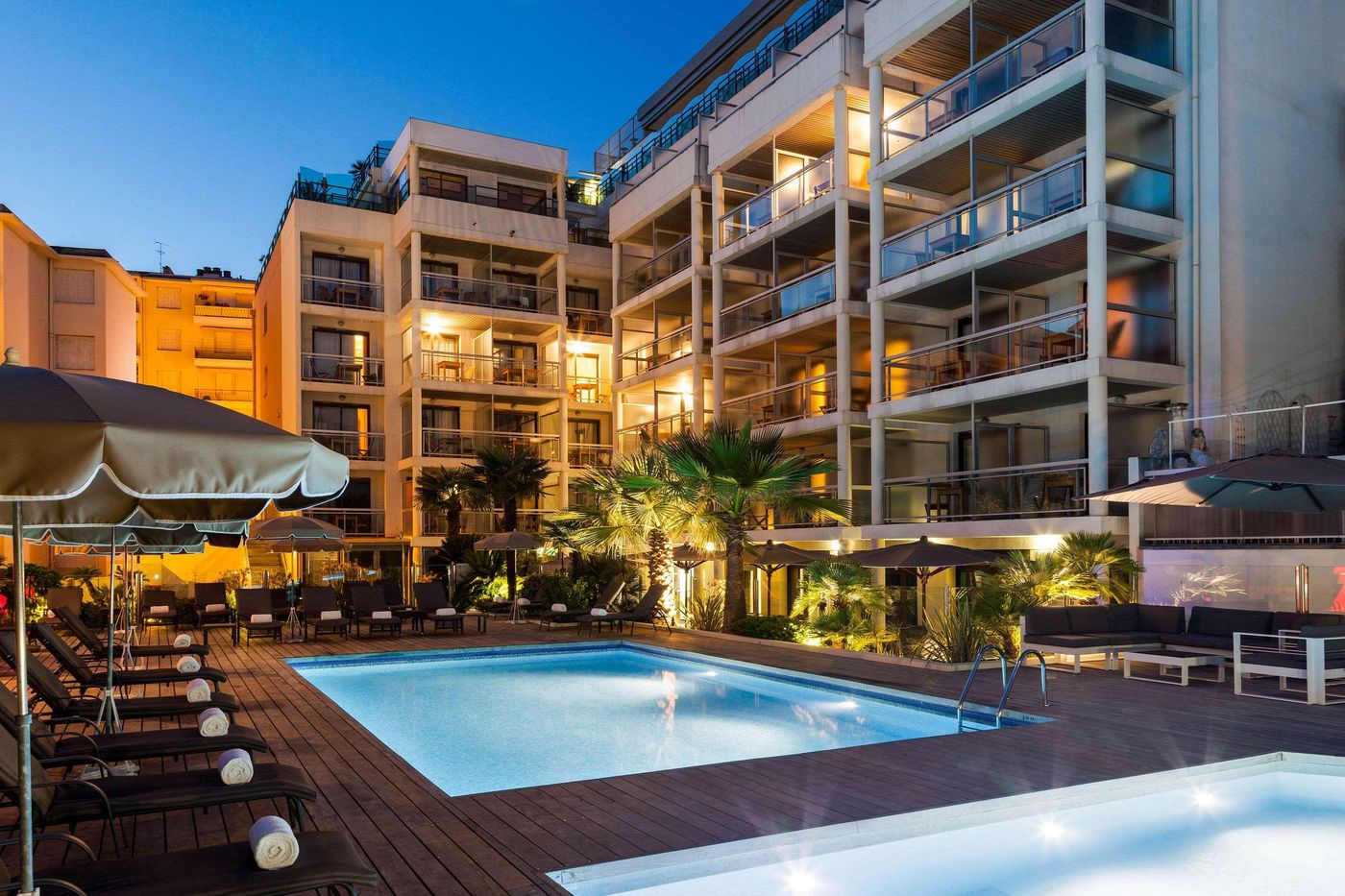 Neho-Suites-Cannes-Croisette-Pool-5