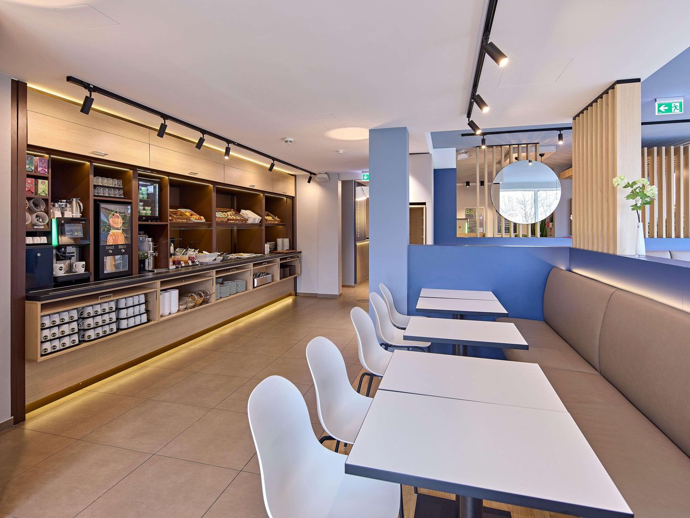 B-B-Hotel-Koln-Messe-Restaurant-15