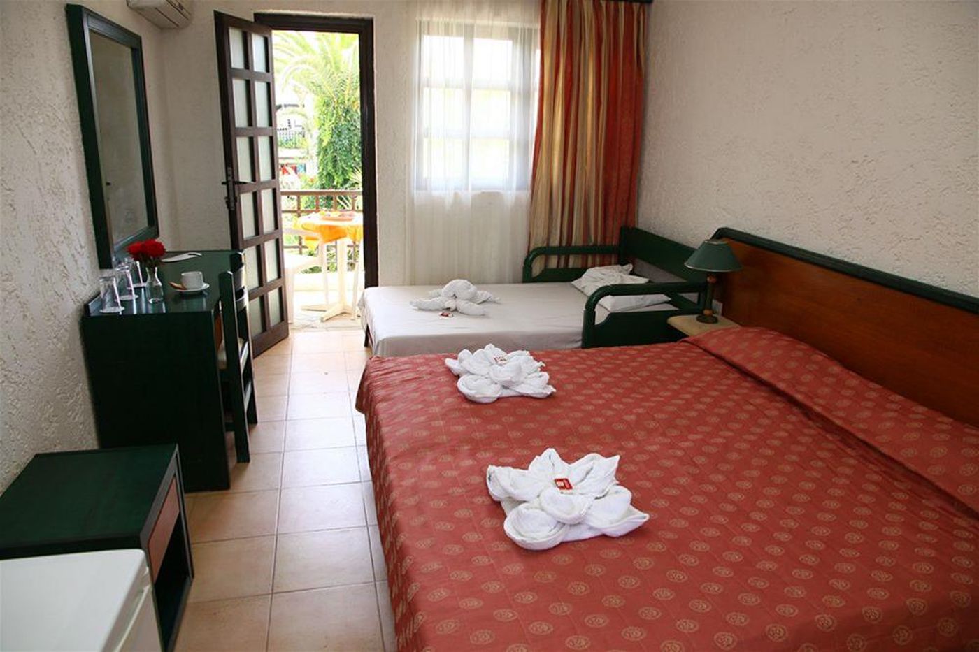 Sandy-Beach-General-view-16