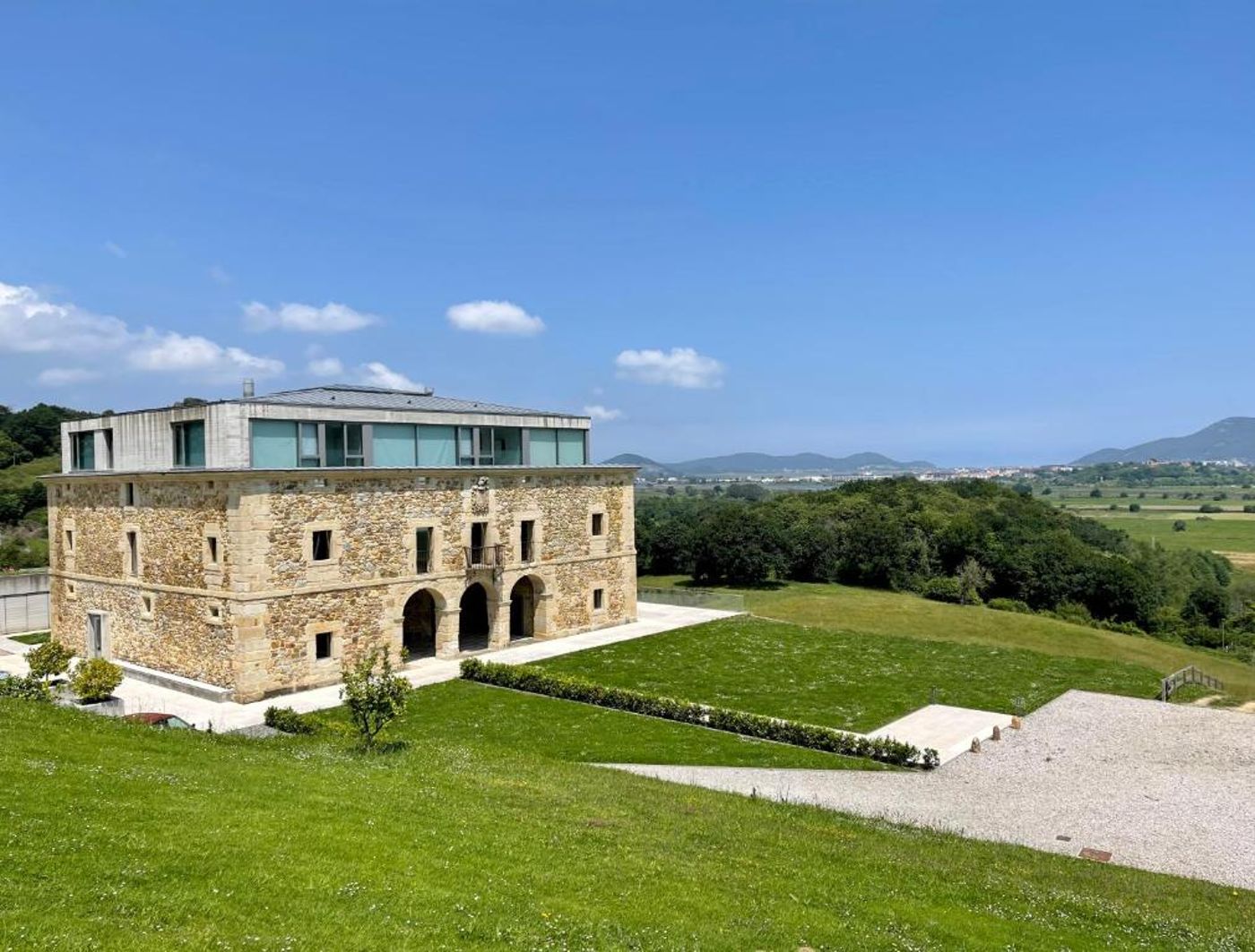 Pico Velasco-Spain-Carasa, Voto-General view-4