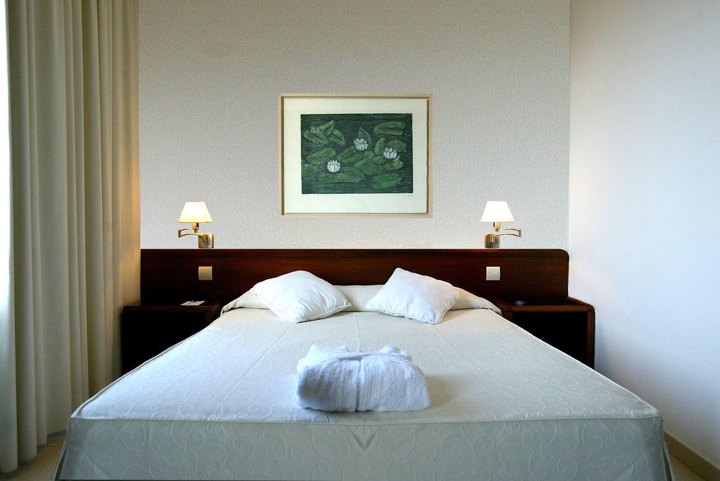 Atenea-Park-Suites---Apartments-Room-53