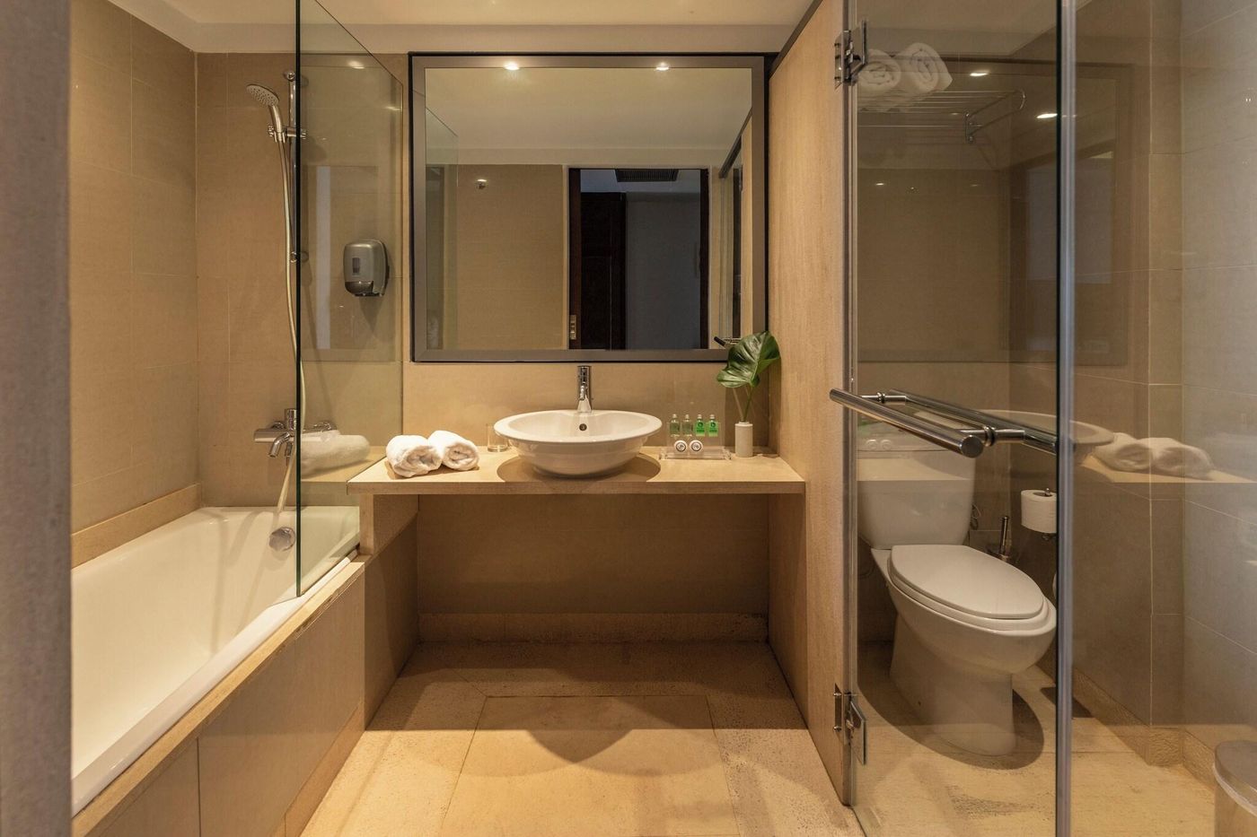 Louis-Apostolata-Island-Resort-Room-31