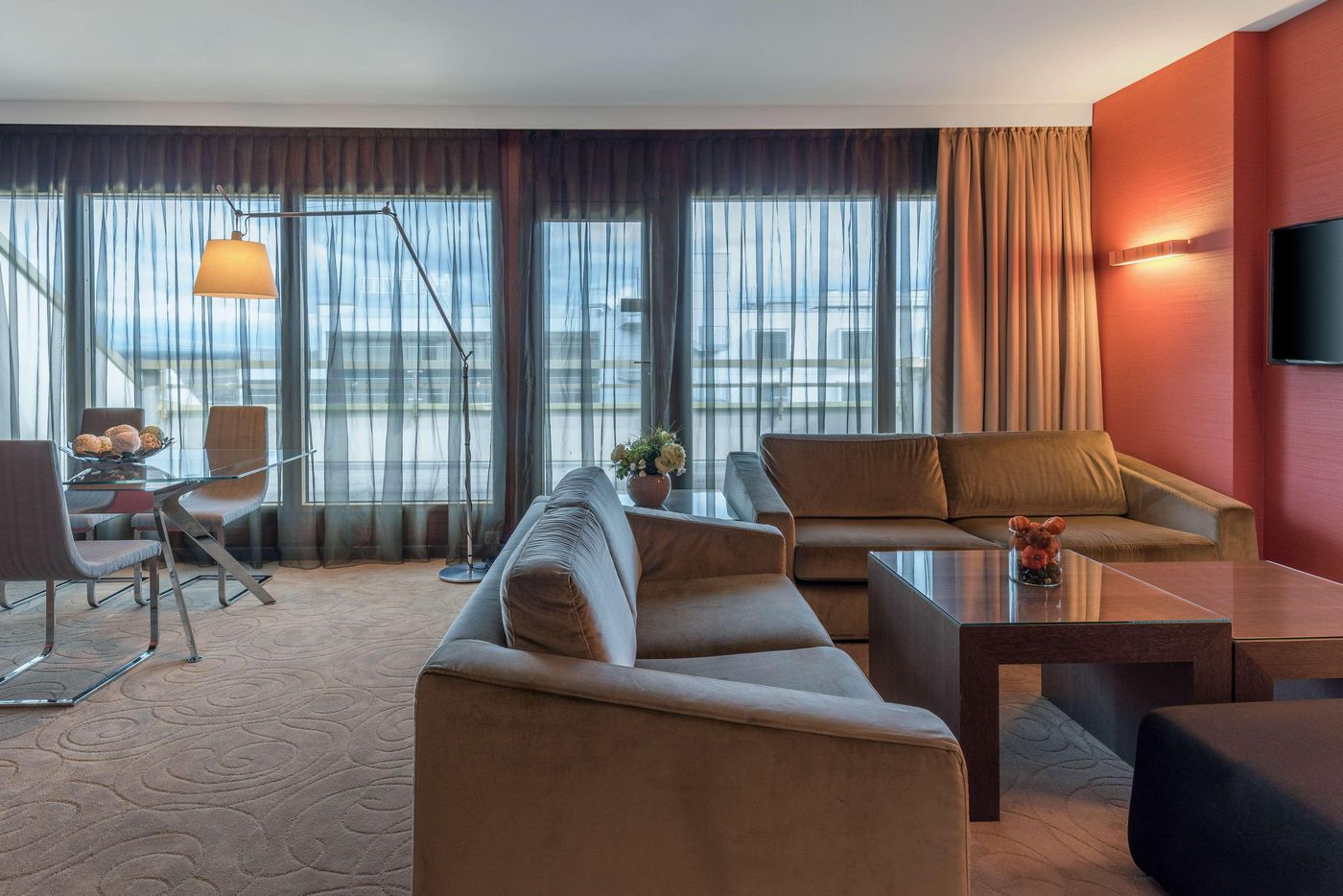 Hilton-Geneva-Hotel---Conference-Centre-Room-43