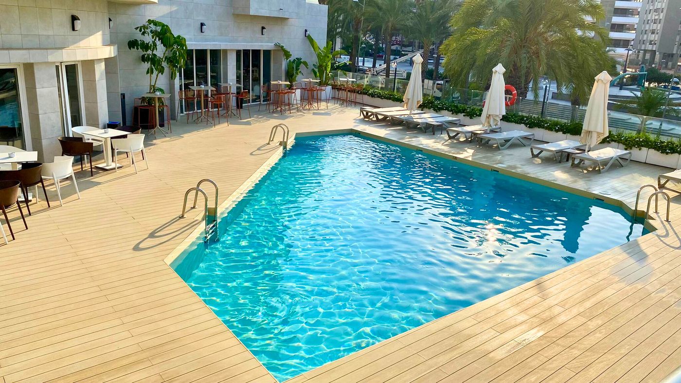 Ohtels-Gran-Hotel-Almeria-Pool-2