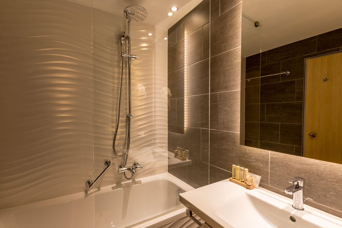 Holiday-Inn-Budapest---Budaors-Room-44