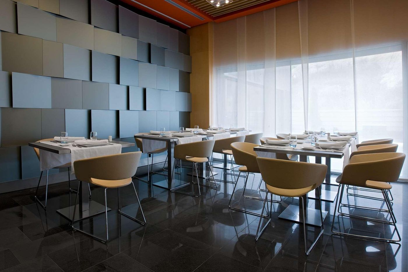 NH-Madrid-Las-Tablas-Restaurant-18