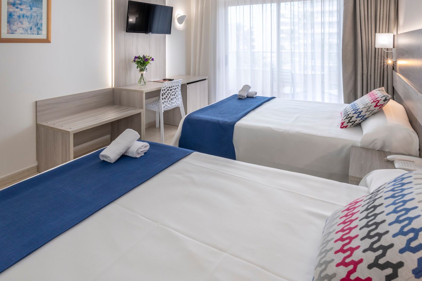 4R-Gran-Regina-Hotel-Room-18