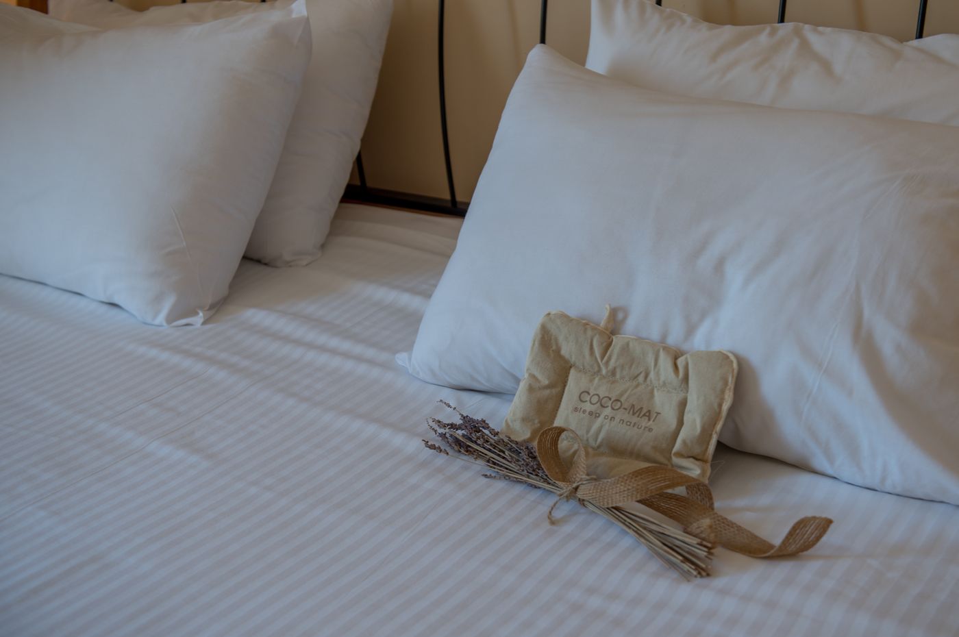 Xenos-Kamara-Beach-Room-37