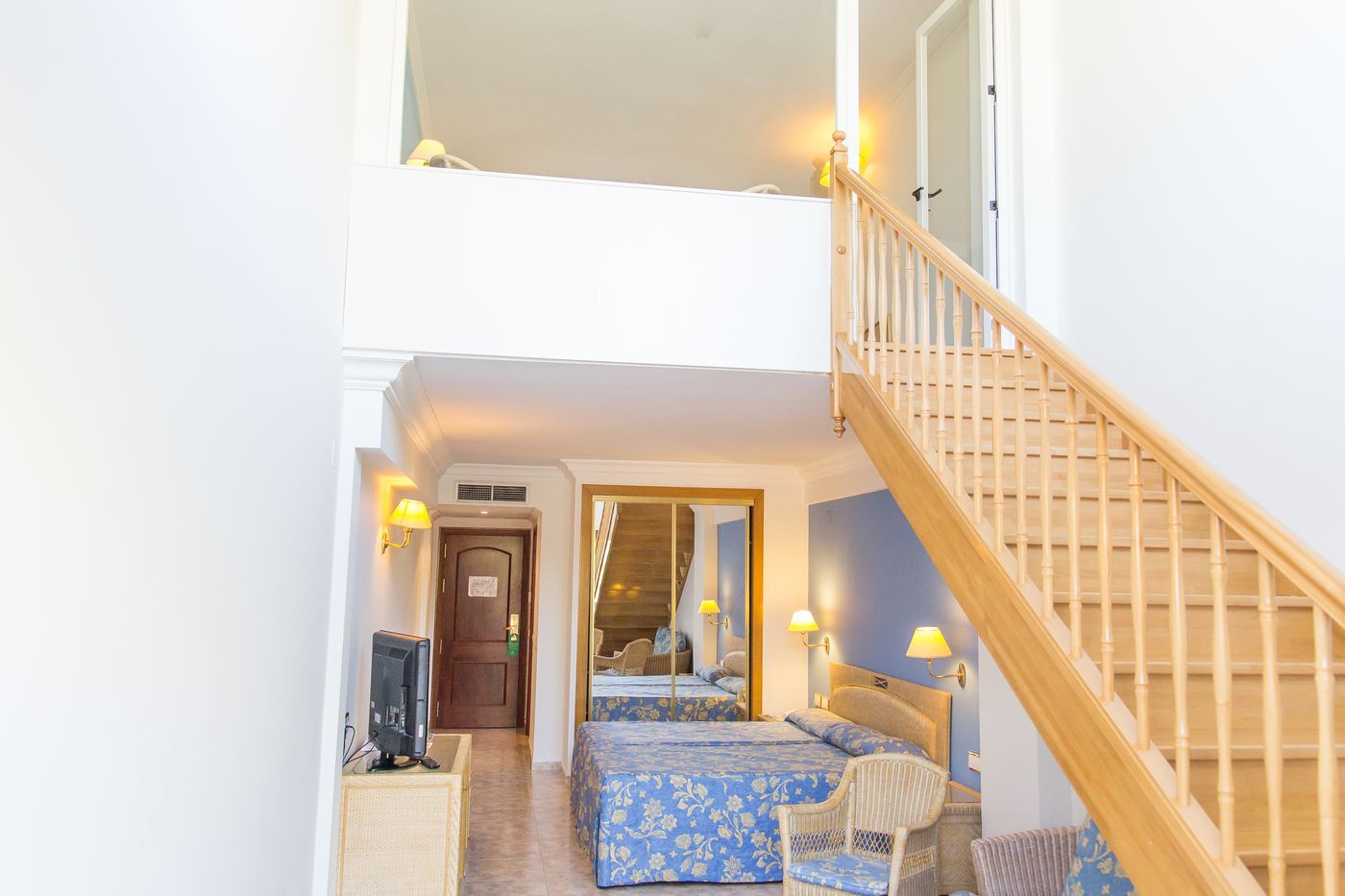 Palas-Pineda-Room-42