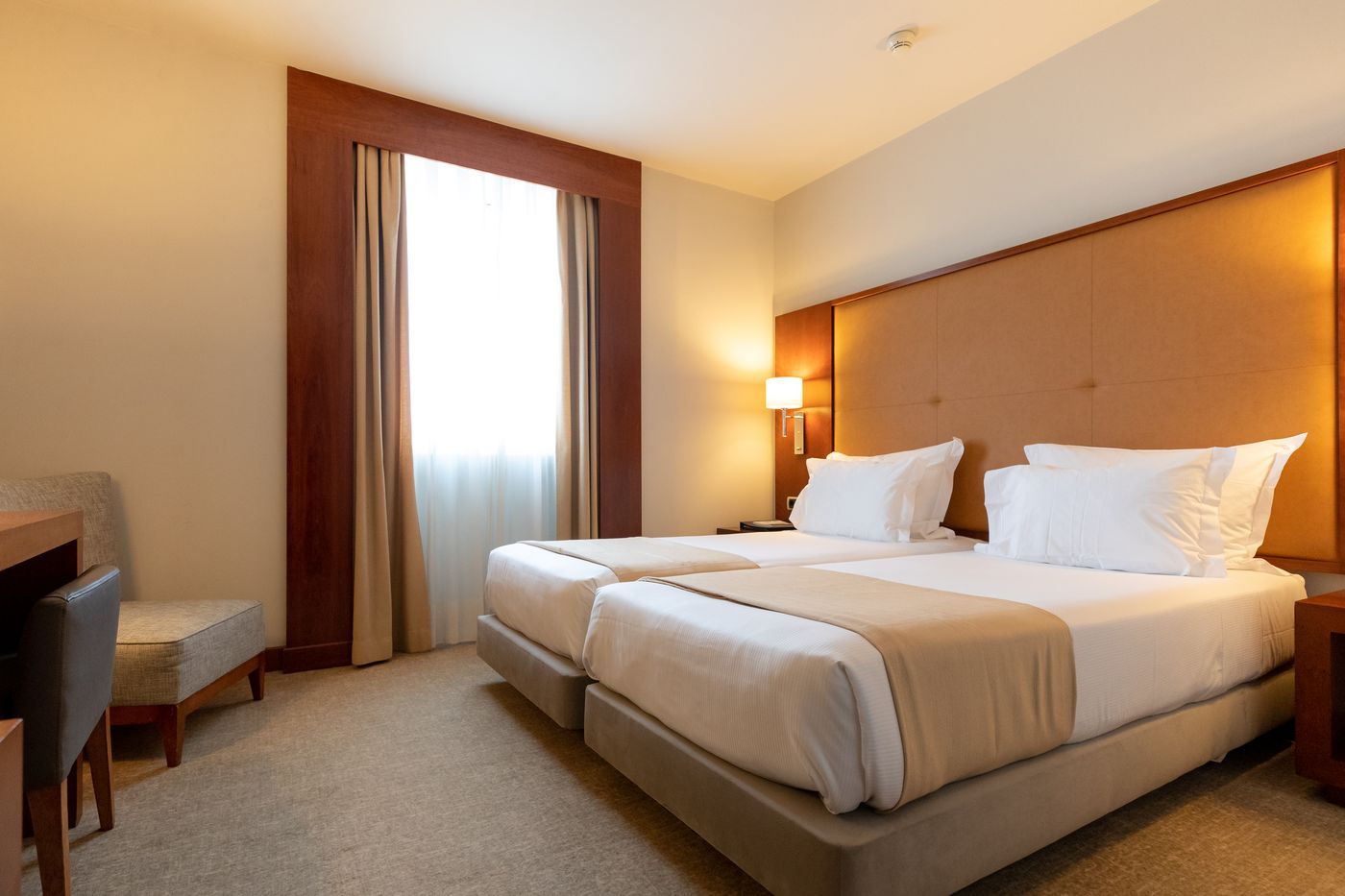 Dom-Carlos-Liberty-Room-21