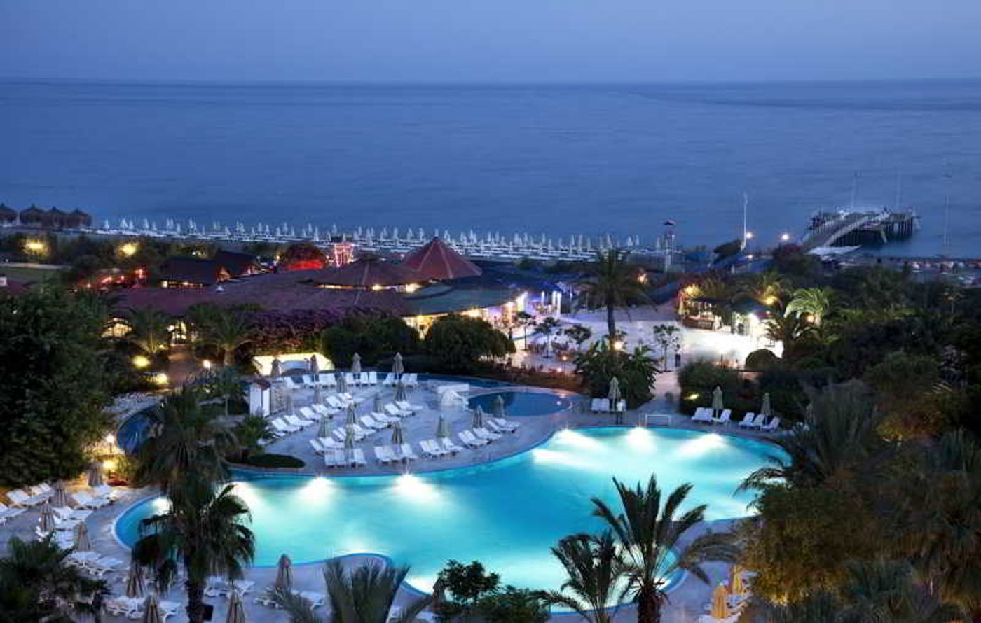 Sunrise-Resort-Hotel-Pool-18