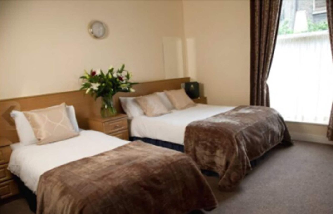 Celtic Lodge Guesthouse Restaurant Bar-Ireland-DUBLIN-Room-6