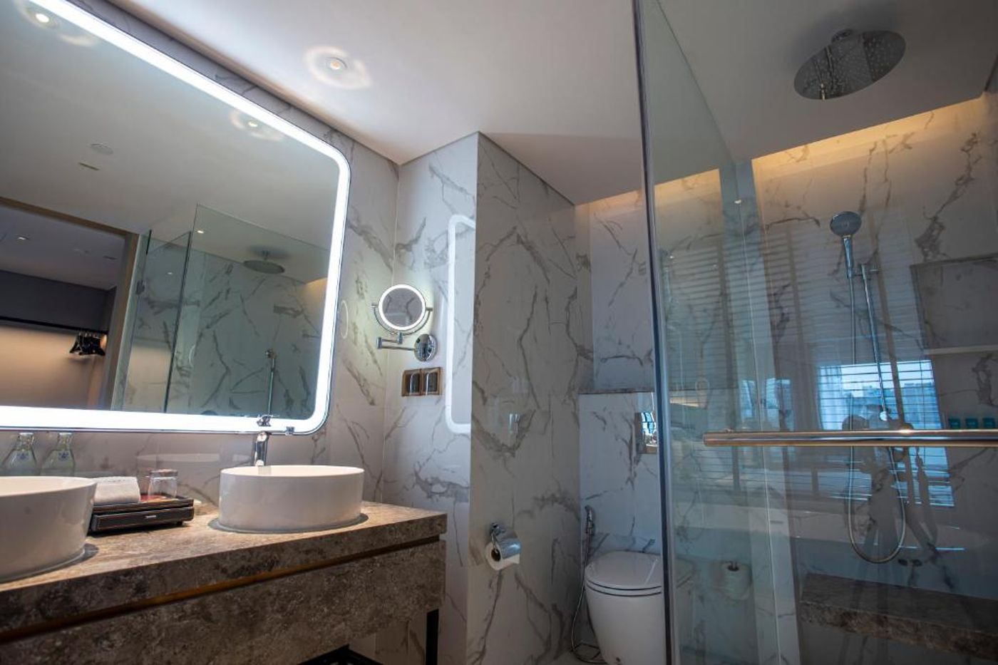 Amari-Watergate-Room-52