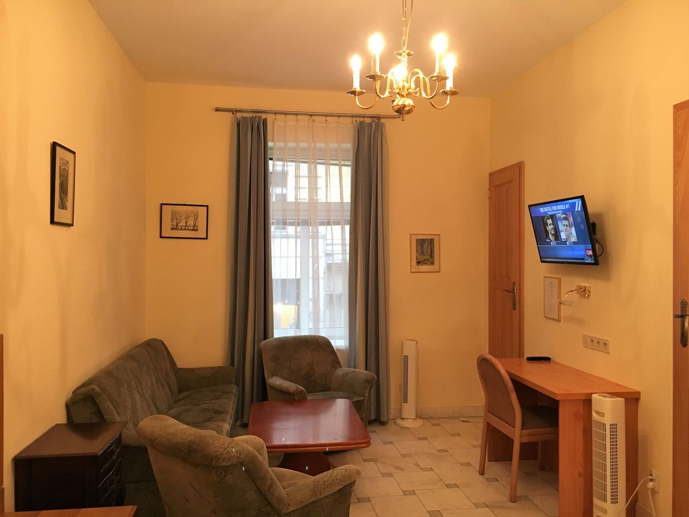 Hotel Pension Continental - Austria - Vienna - Room - 10