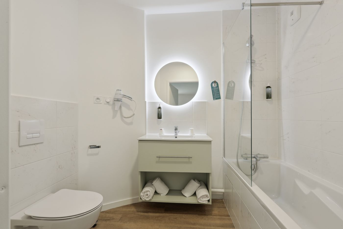 All-Suites-Noisy-Le-Grand-Room-25