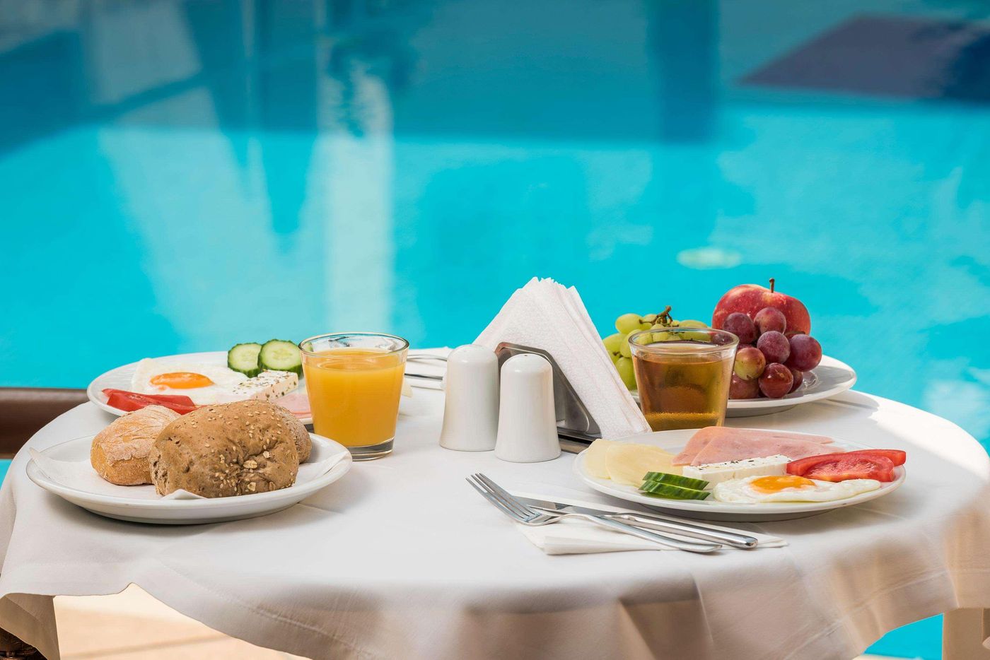 Elotis-Suites-Restaurant-63