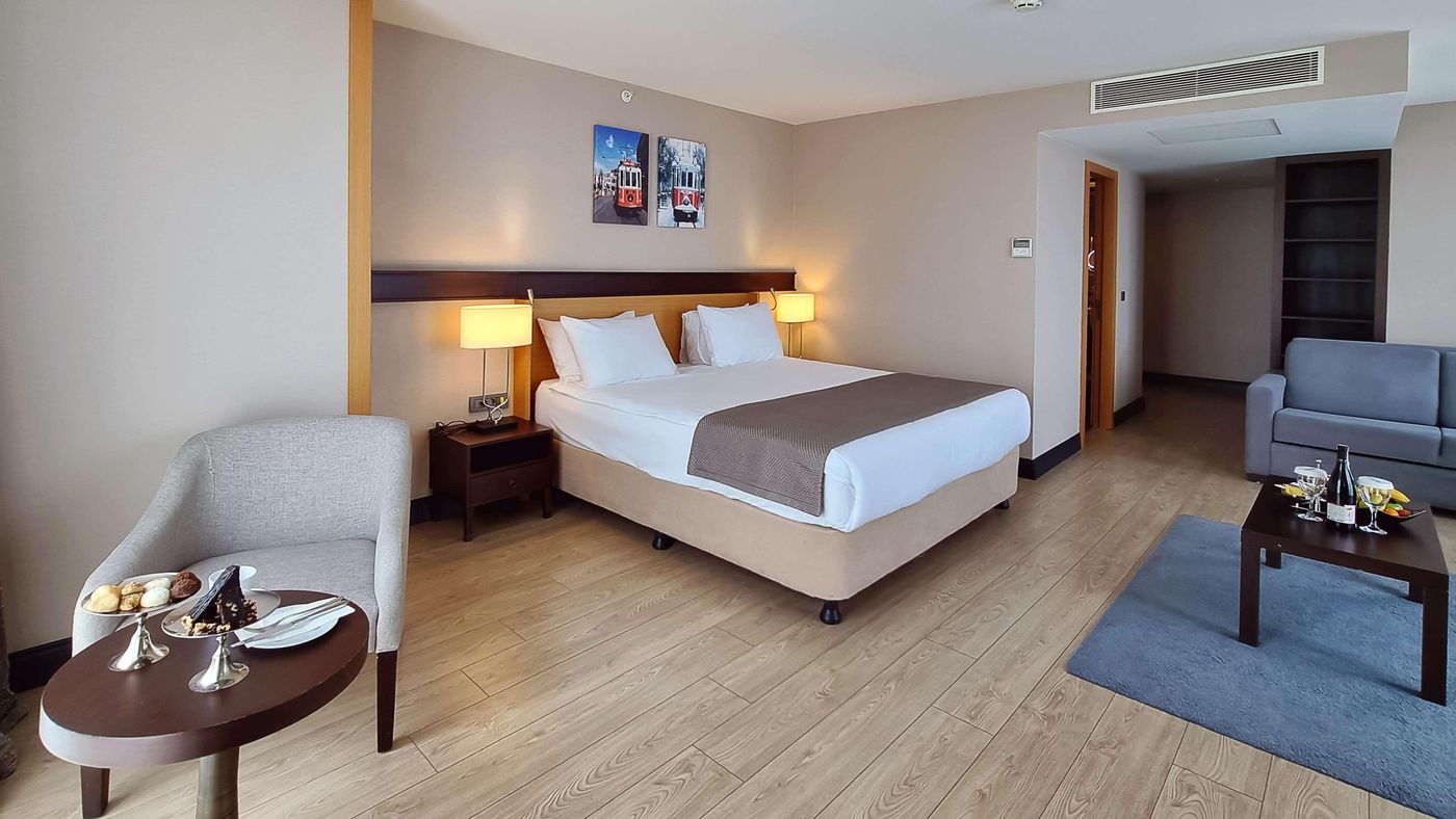 Port-Bosphorus-Hotel-Room-13