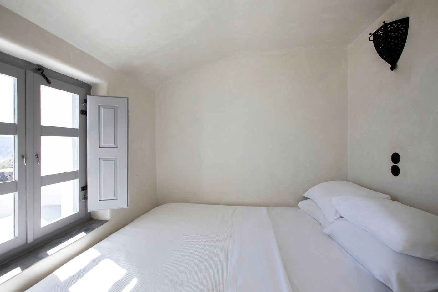 Ducato-Di-Oia-Room-22