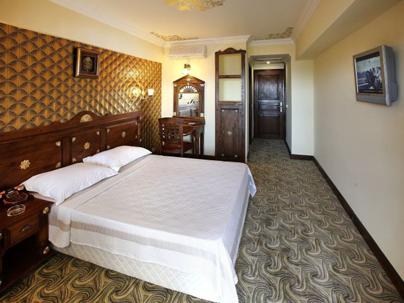 Costa Bitez Han Beach Hotel