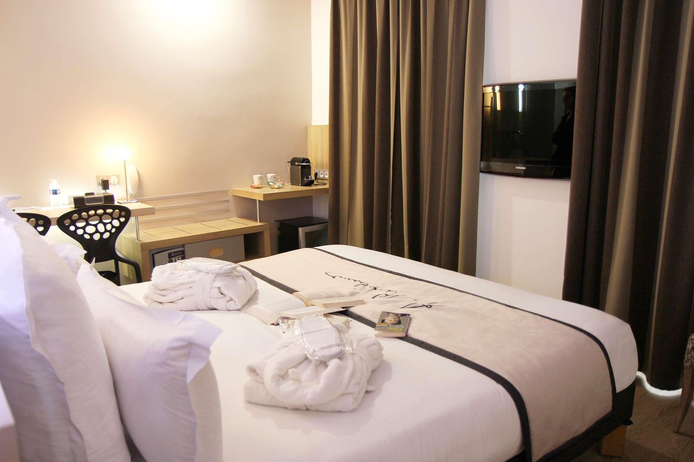 Hotel-Litteraire-Arthur-Rimbaud--BW-Signature-Coll-Room-50