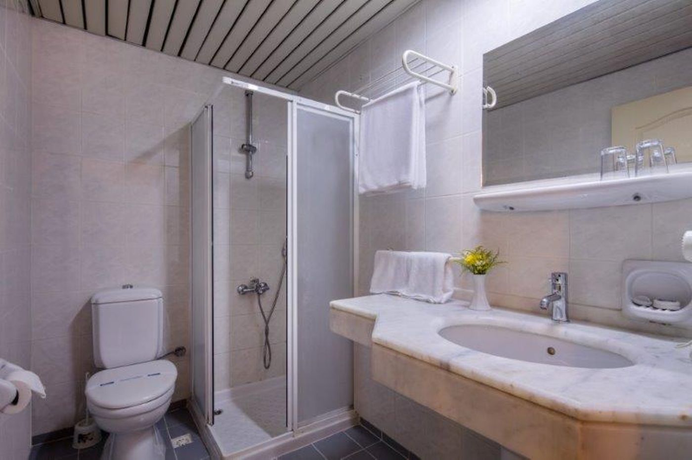 May Flower Apart Hotel