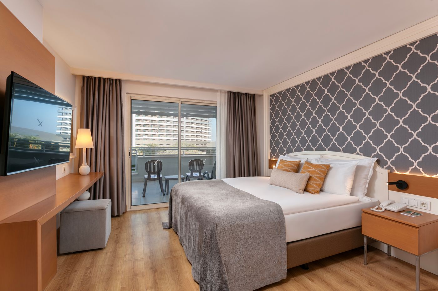 Sherwood Exclusive Lara