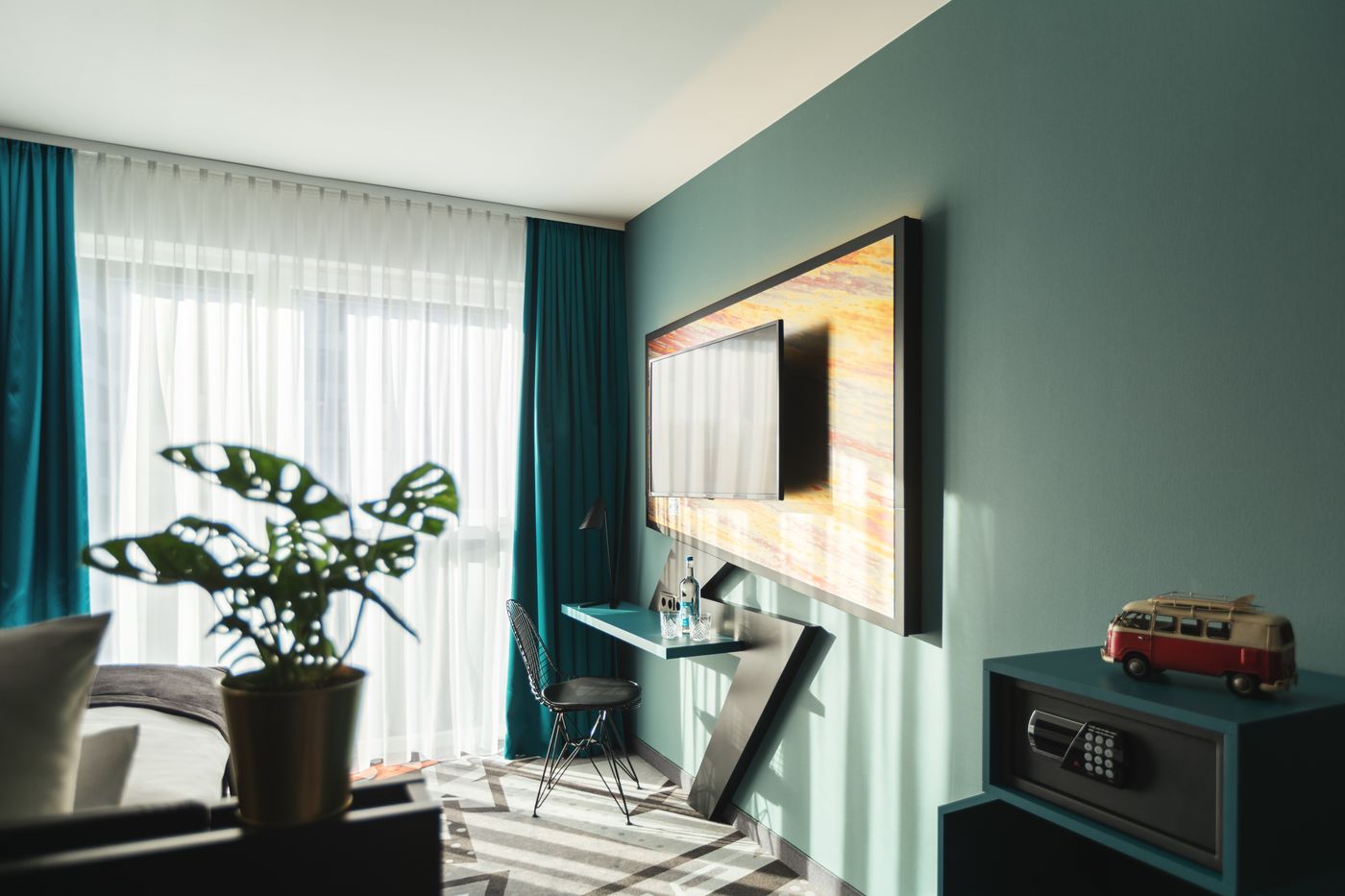 the-niu-Flash-Room-12