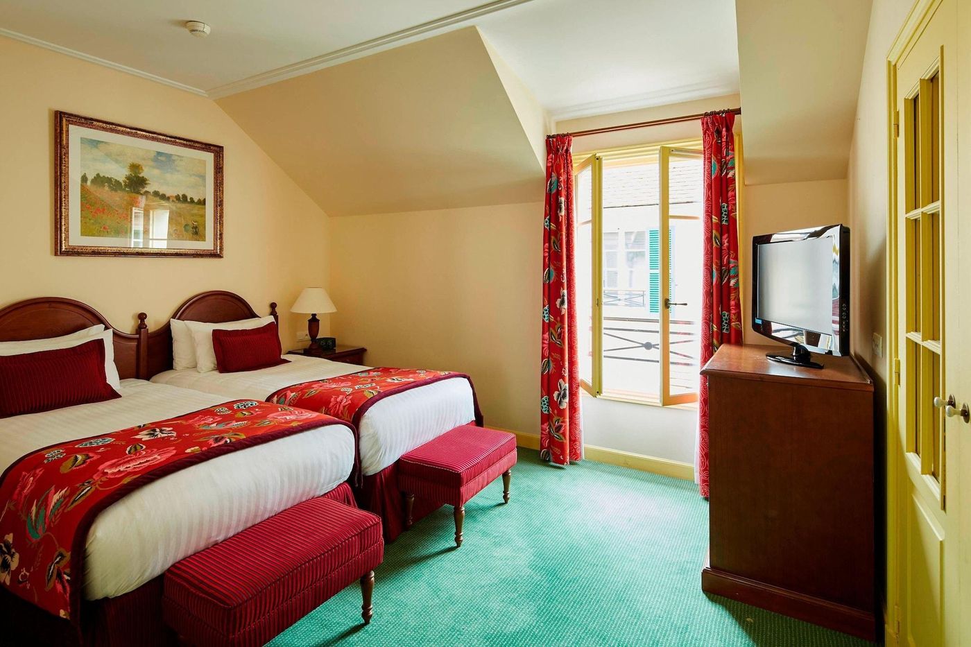 Marriott-s-Village-d-lle-de-France-Room-9