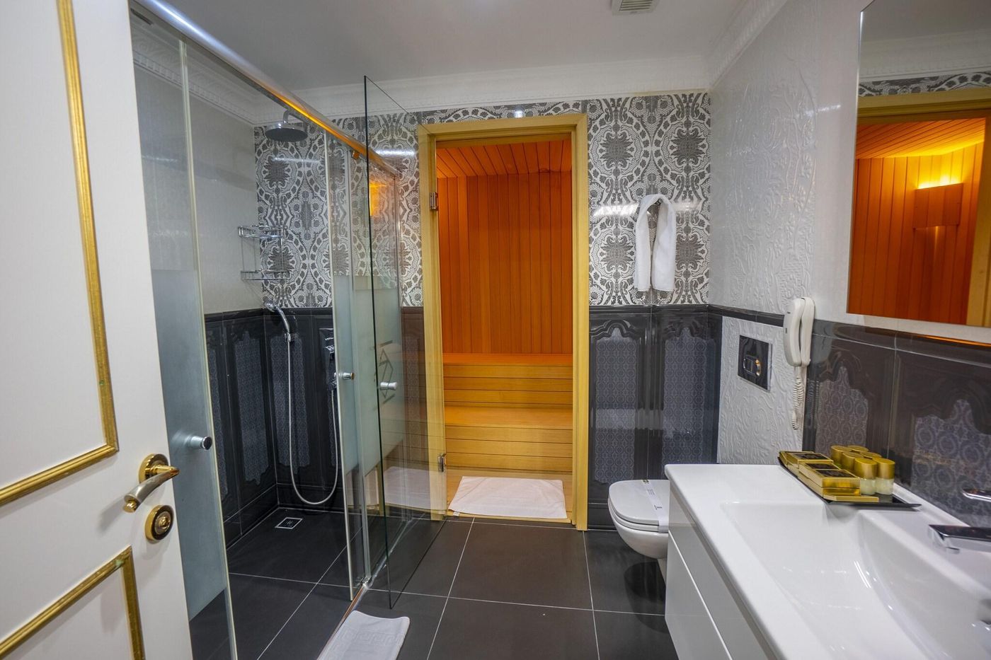 Azka-Otel-Sports-and-Entertainment-42