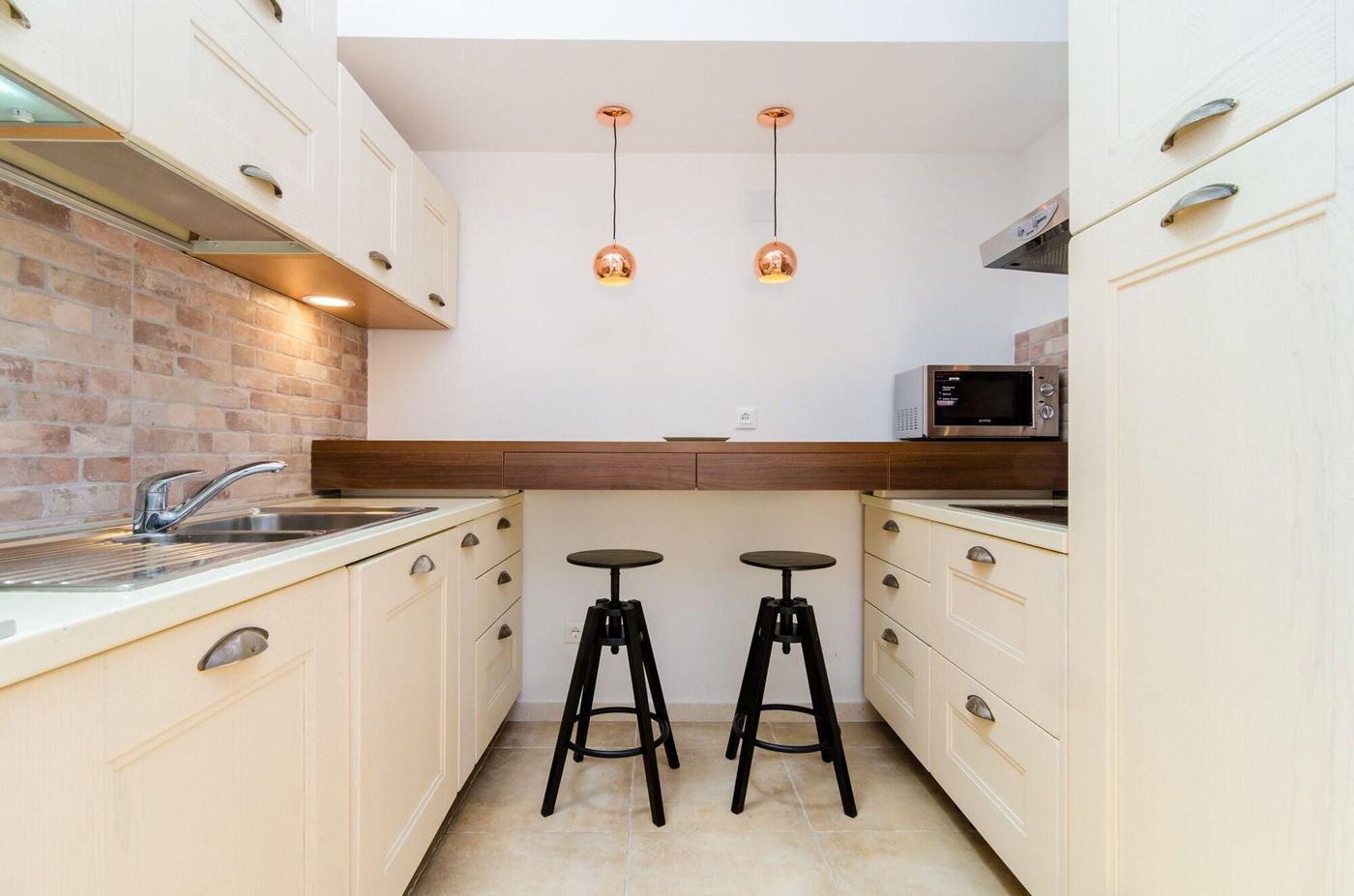 Cinema-View-House-Room-32