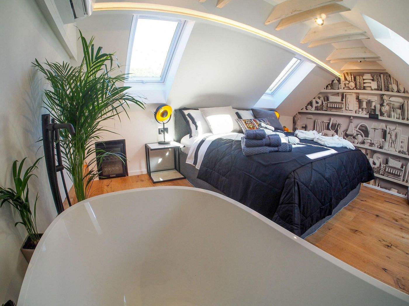 La-Vita-e-Bella-IV-Room-17