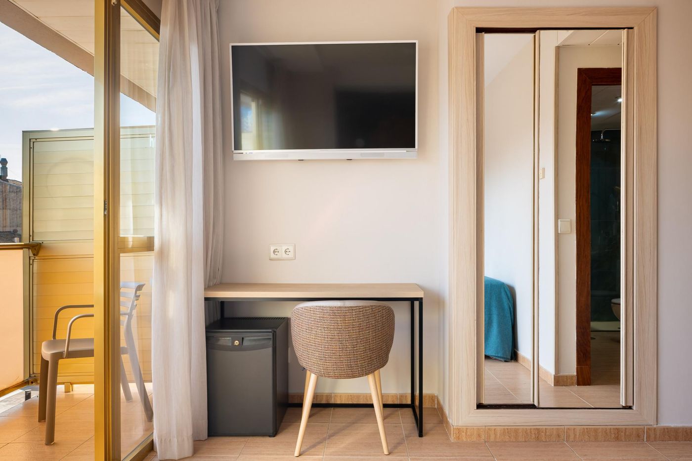 H-TOP-Amaika-Room-23