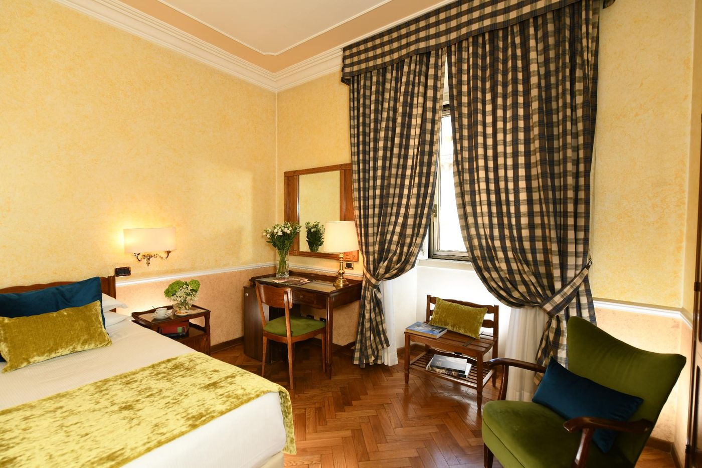 Bettoja-Hotel-Massimo-d-Azeglio-Room-25