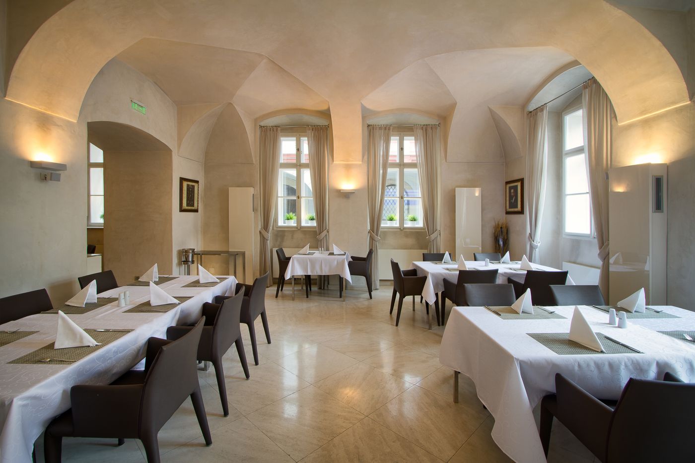 Three-Storks-Hotel-Restaurant-33