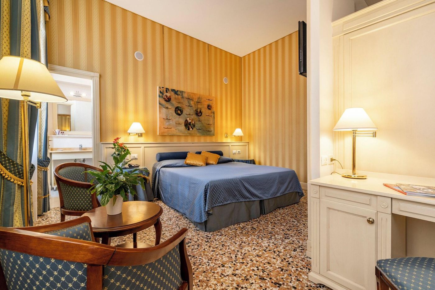 Bella-Venezia-Room-2