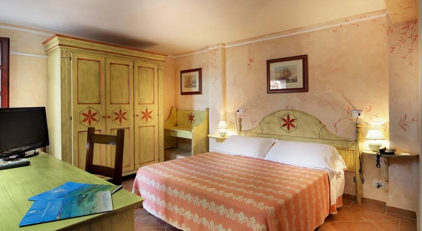 Colonna Beach Hotel & Residence