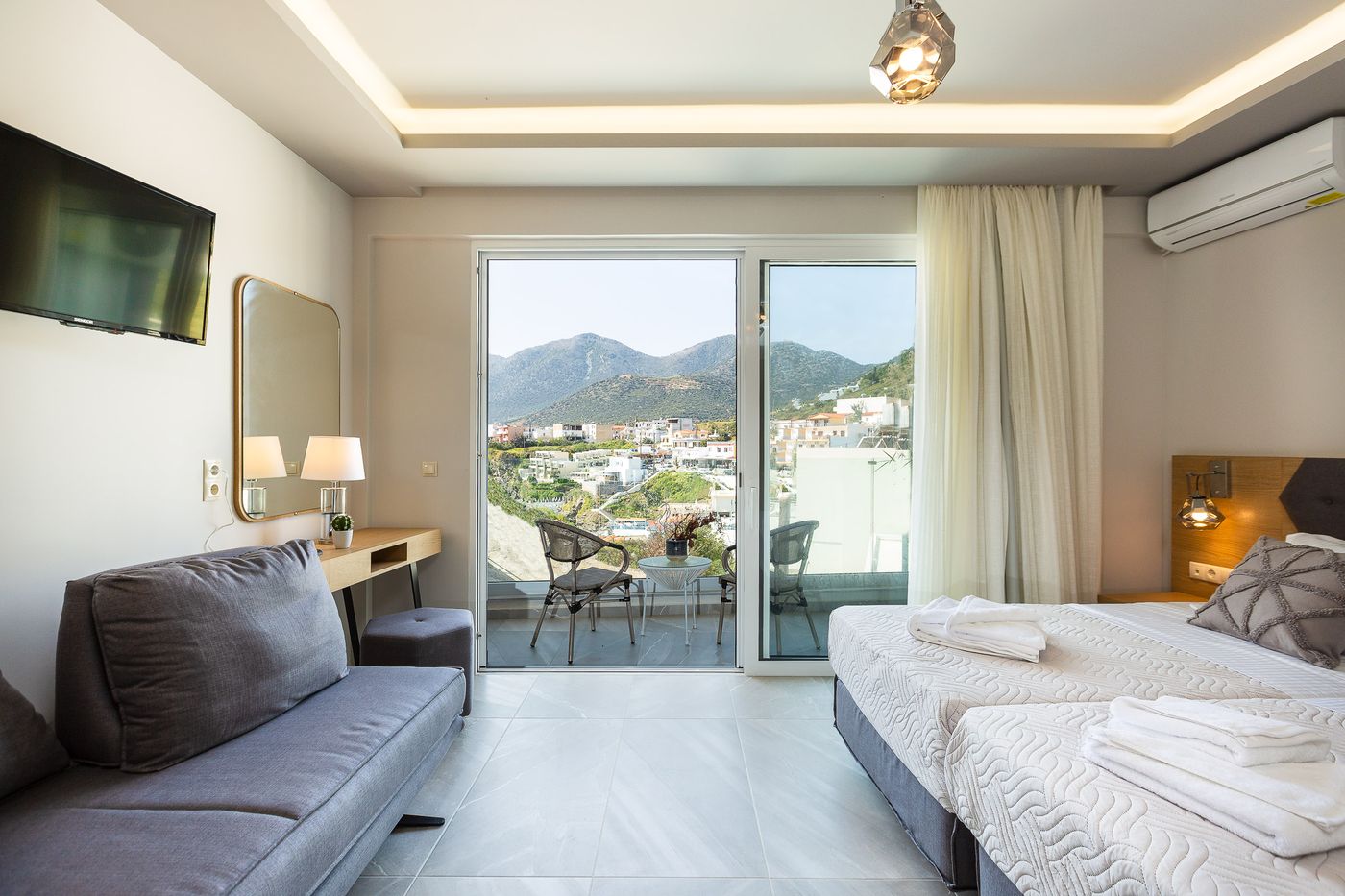 Akrogiali Luxury Aparthotel