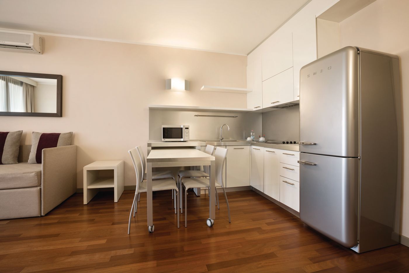 Ramada-Plaza-Milano-Hotel-Room-32