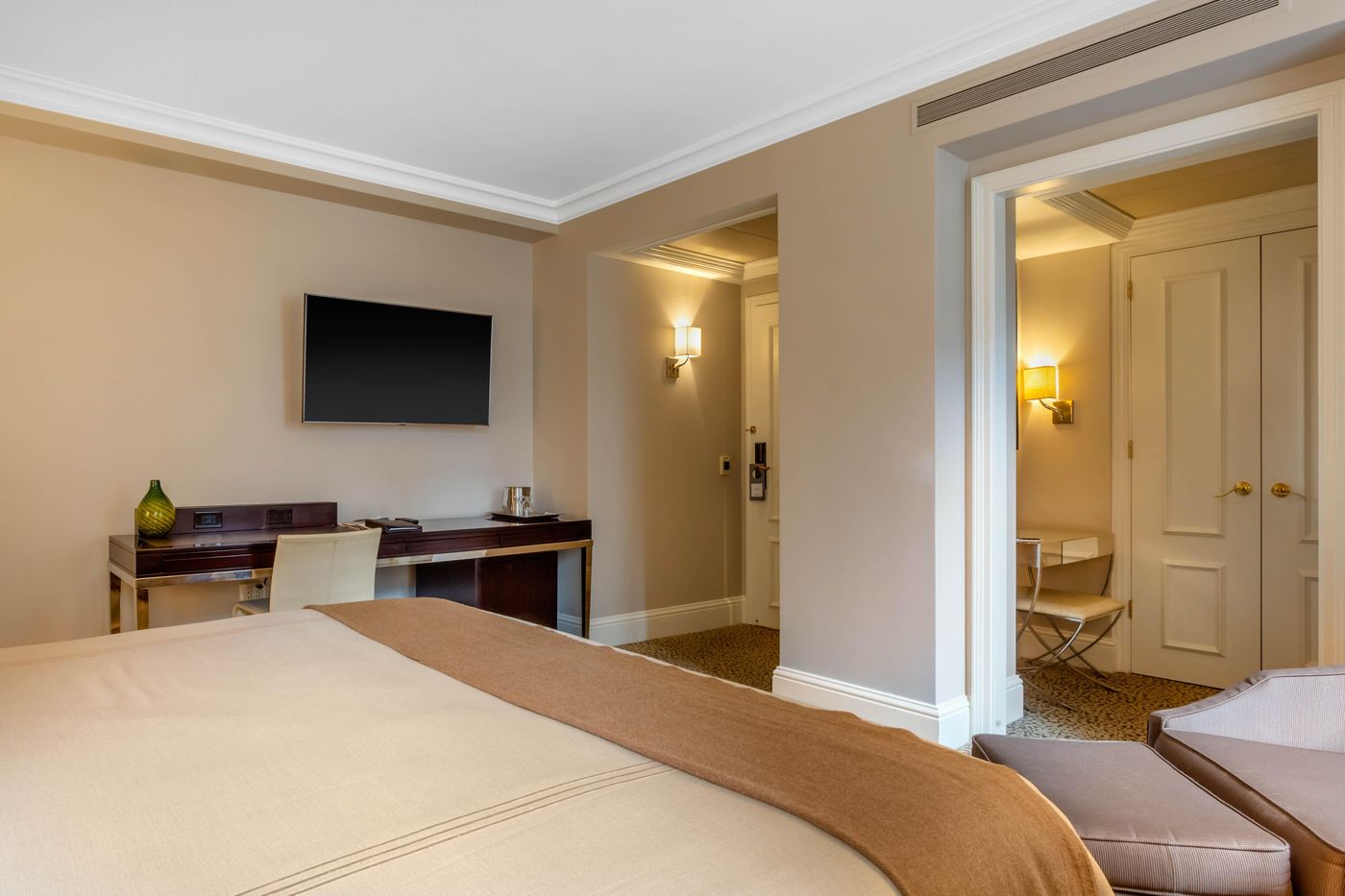 Omni-Berkshire-Place-Room-47