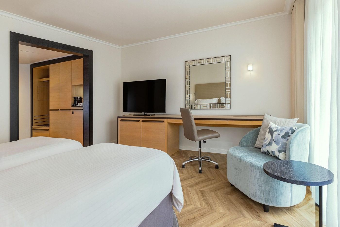 The-Westin-Grand-Berlin-Room-35