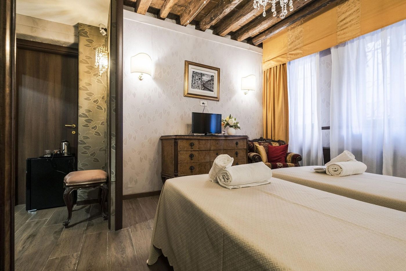 Ca--Lavezzera-Room-13