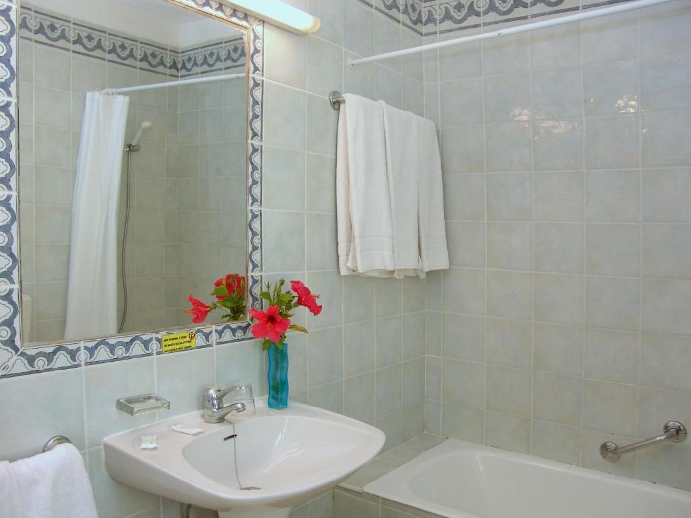 Monica-Isabel-Beach-Club-Room-23