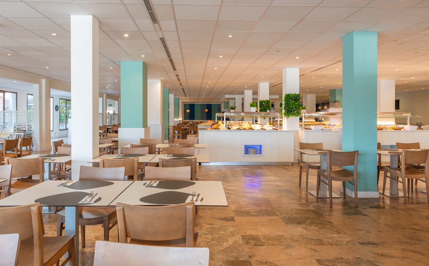 Leonardo-Royal-Hotel-Ibiza-Santa-Eulalia-Restaurant-38