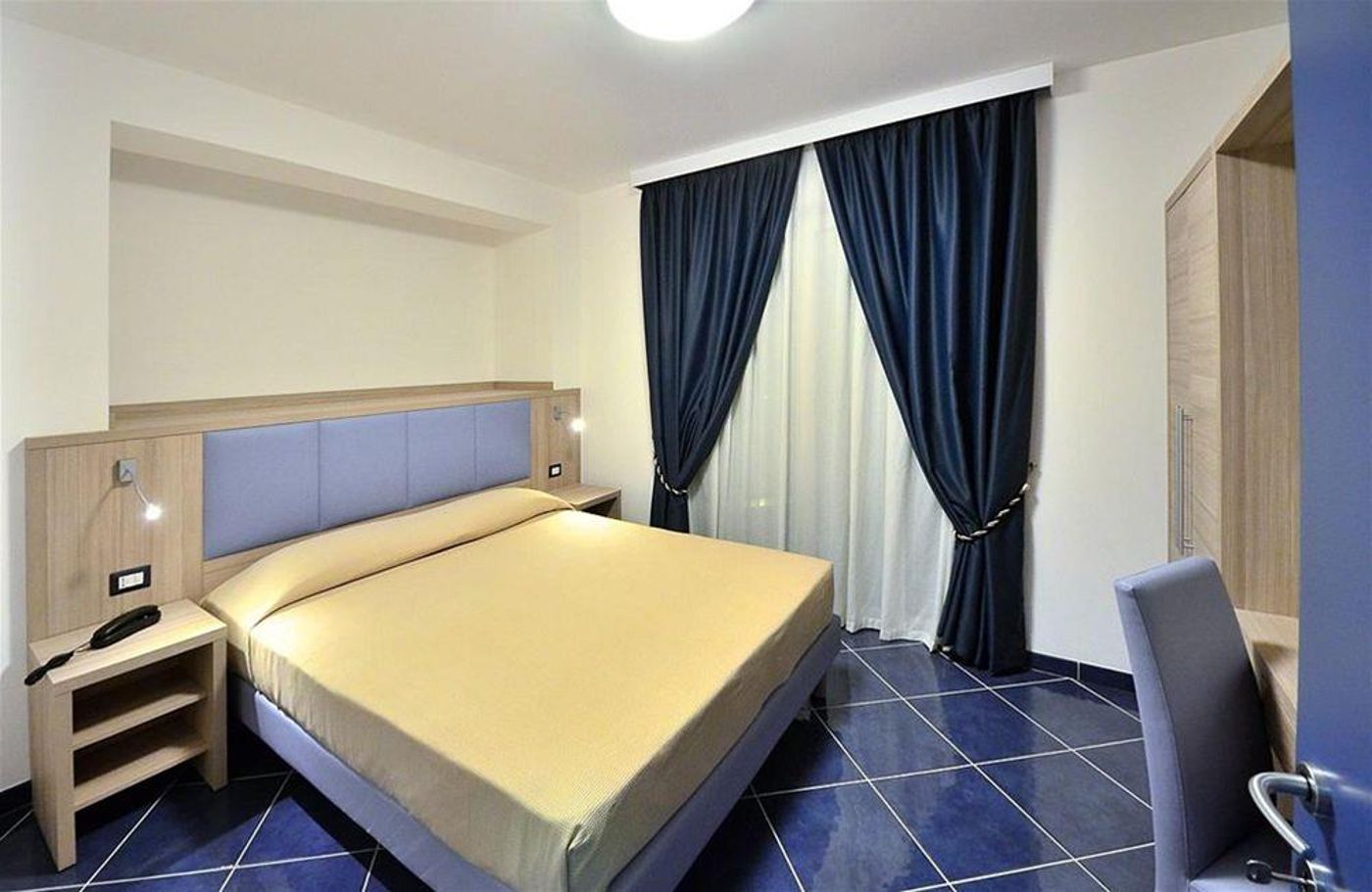 Astro-Suite-Hotel-Room-16