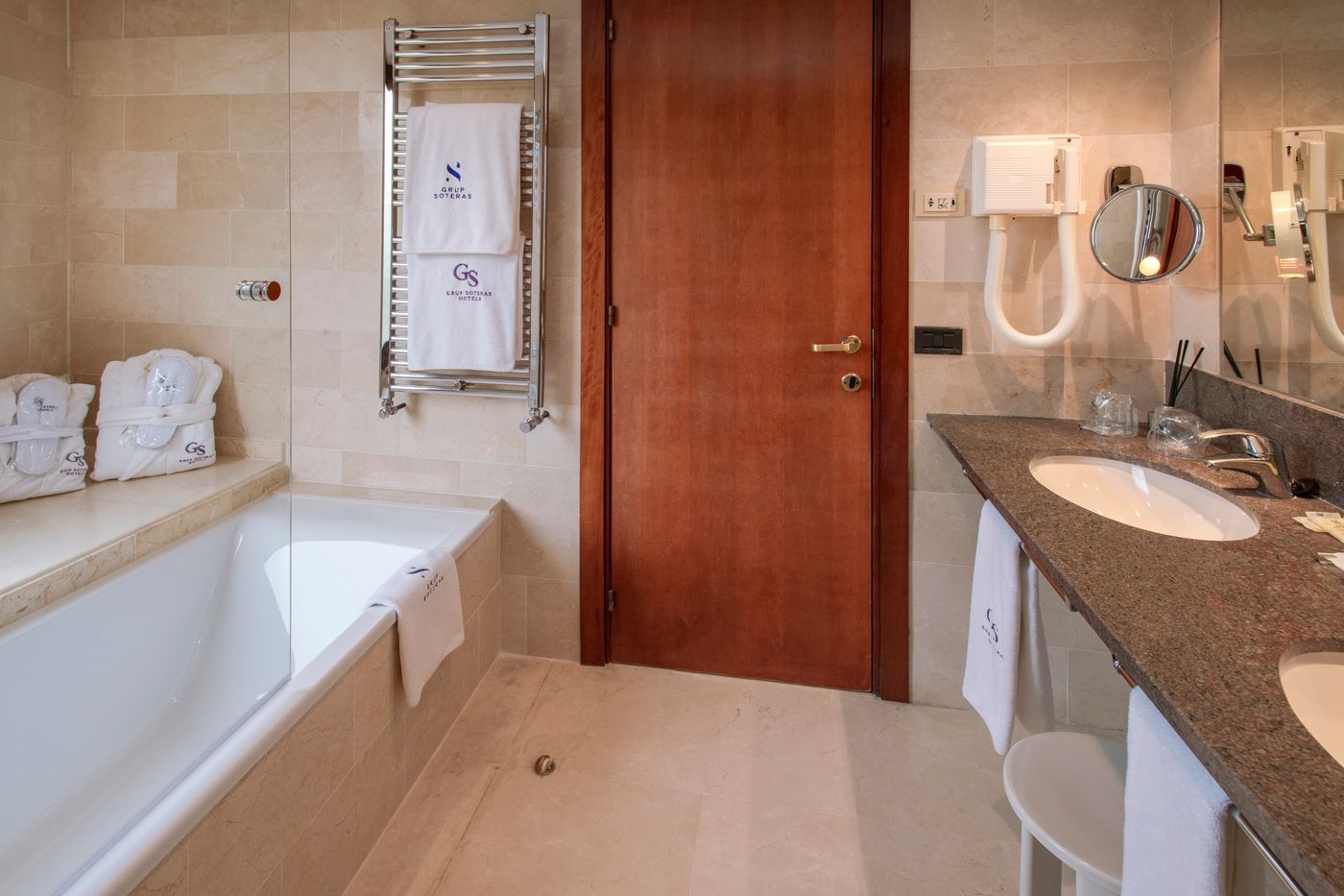 Gran-Hotel-Rey-Don-Jaime-Room-45