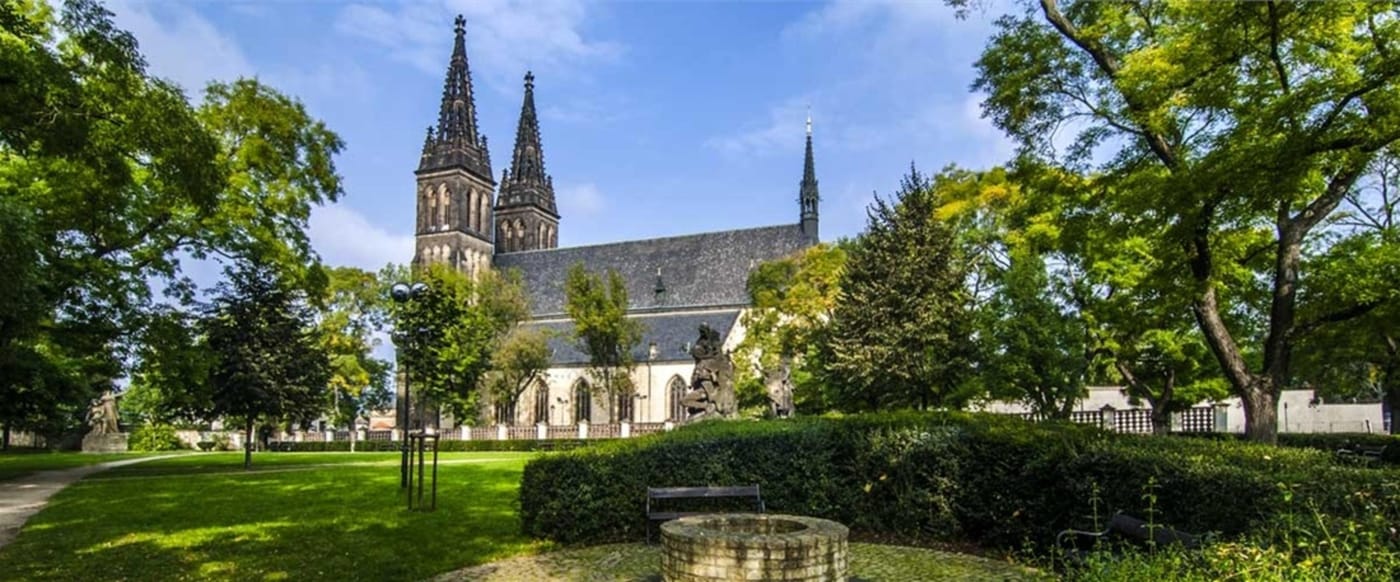 Holiday-Inn-Prague-Congress-Centre-General-view-65