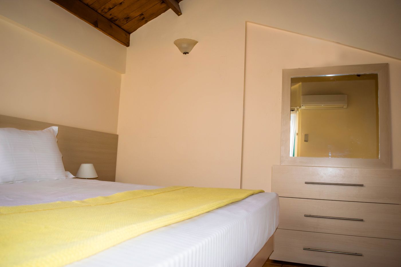 Dream-Village-Room-42